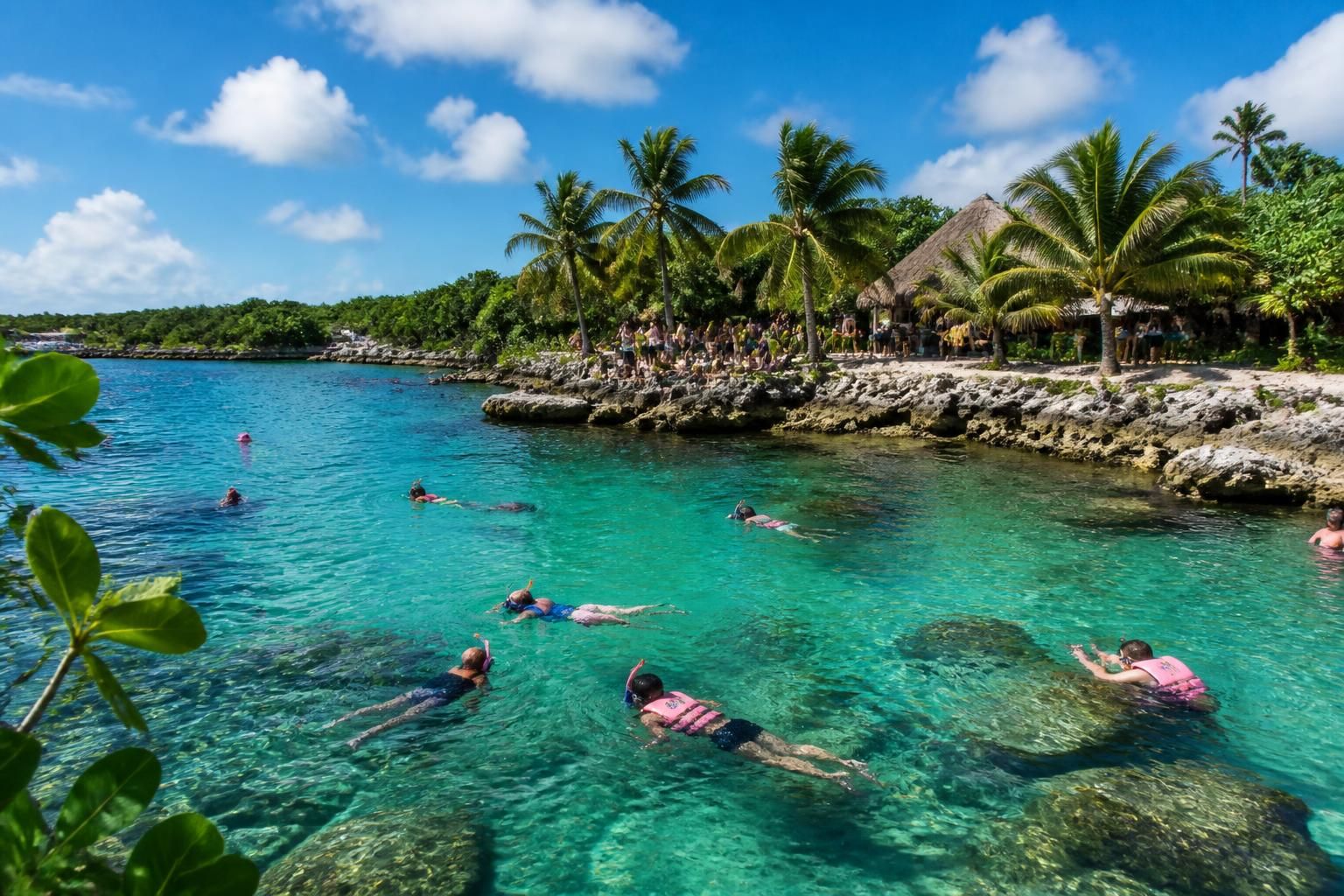 Comparatif des parcs xel-ha, xcaret et xplor : lequel choisir pour une aventure inoubliable - PROMO TOURS découvrez notre comparatif des parcs xel-ha, xcaret et xplor pour choisir l'aventure parfaite. plongez dans des expériences uniques, entre nature, sensations fortes et culture mexicaine, pour un séjour inoubliable.