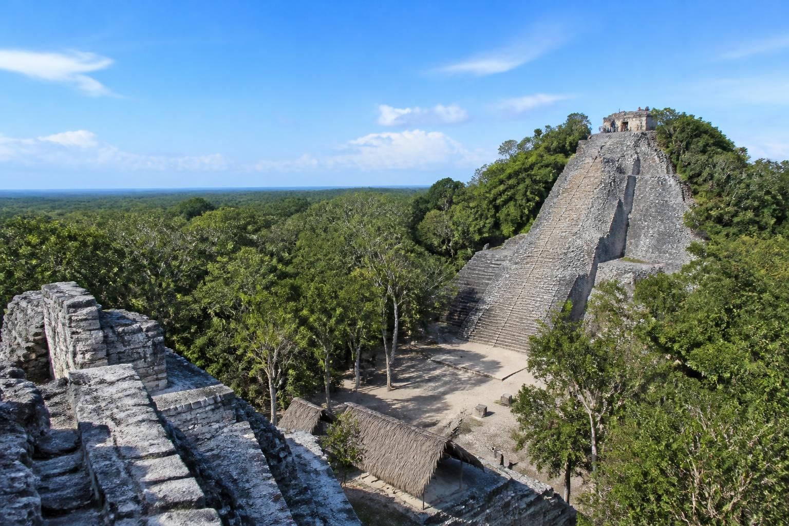 découvrez les différences entre les ruines mayas de coba et tulum pour choisir la meilleure destination lors de votre excursion au mexique. conseils, attractions et astuces pour une visite inoubliable.
